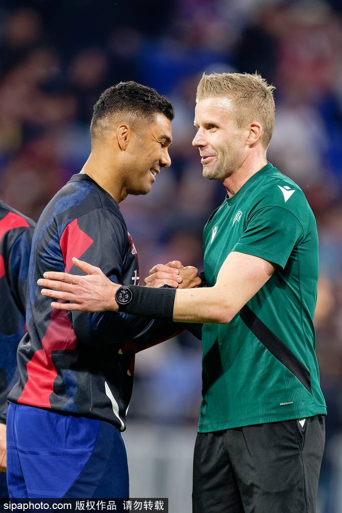 曼联欧联杯四分之一决赛：红魔的惊天逆转与狼队的遗憾