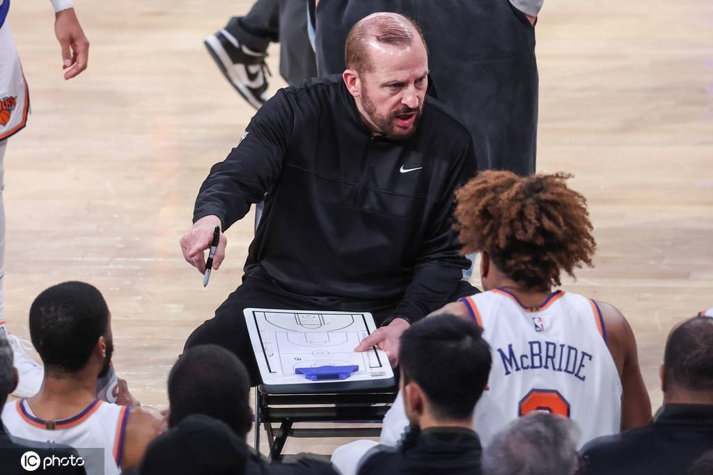 锡伯杜下课究竟冤不冤？铁血篮球成就他也害了他