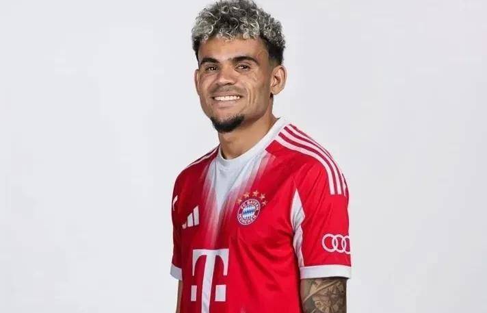 枪手搞定约克雷斯，穆勒不退役迪亚斯转战德甲，扎卡杀回英超